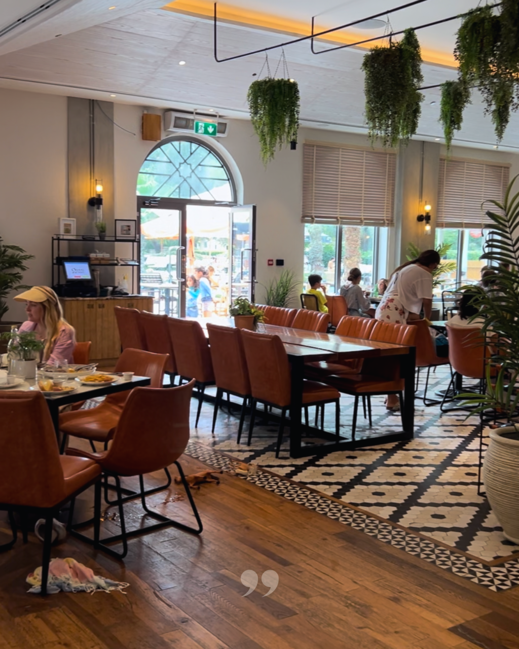 A Perfect Sunday at The Greenroom: Roasts, Rose and&nbsp;Relaxation